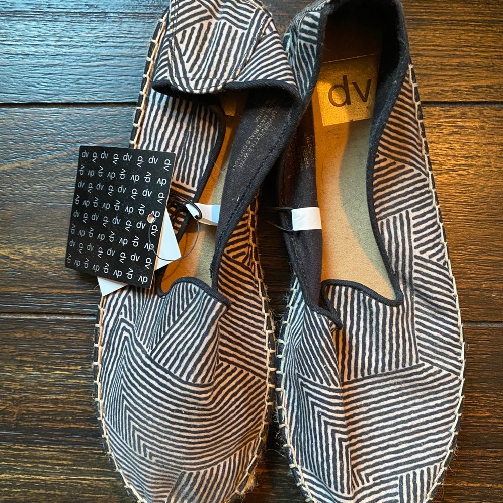 DV Dolce Vita Flats